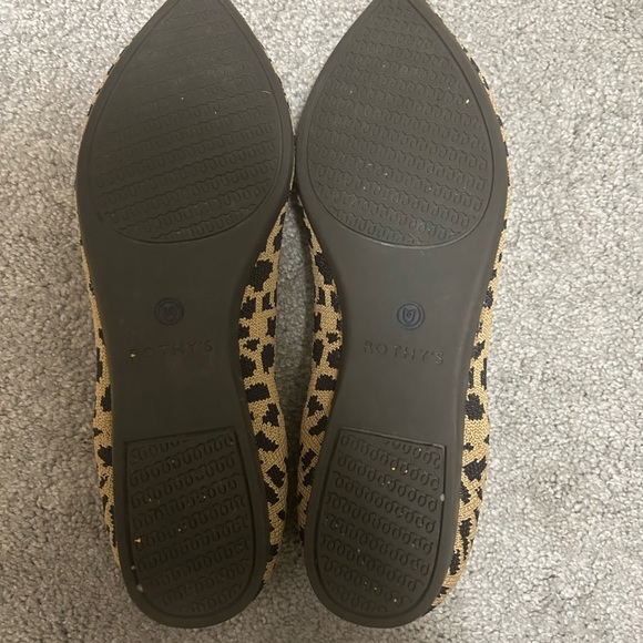 Rothy’s The Point shoe in Leopard print - Picture 2 of 2